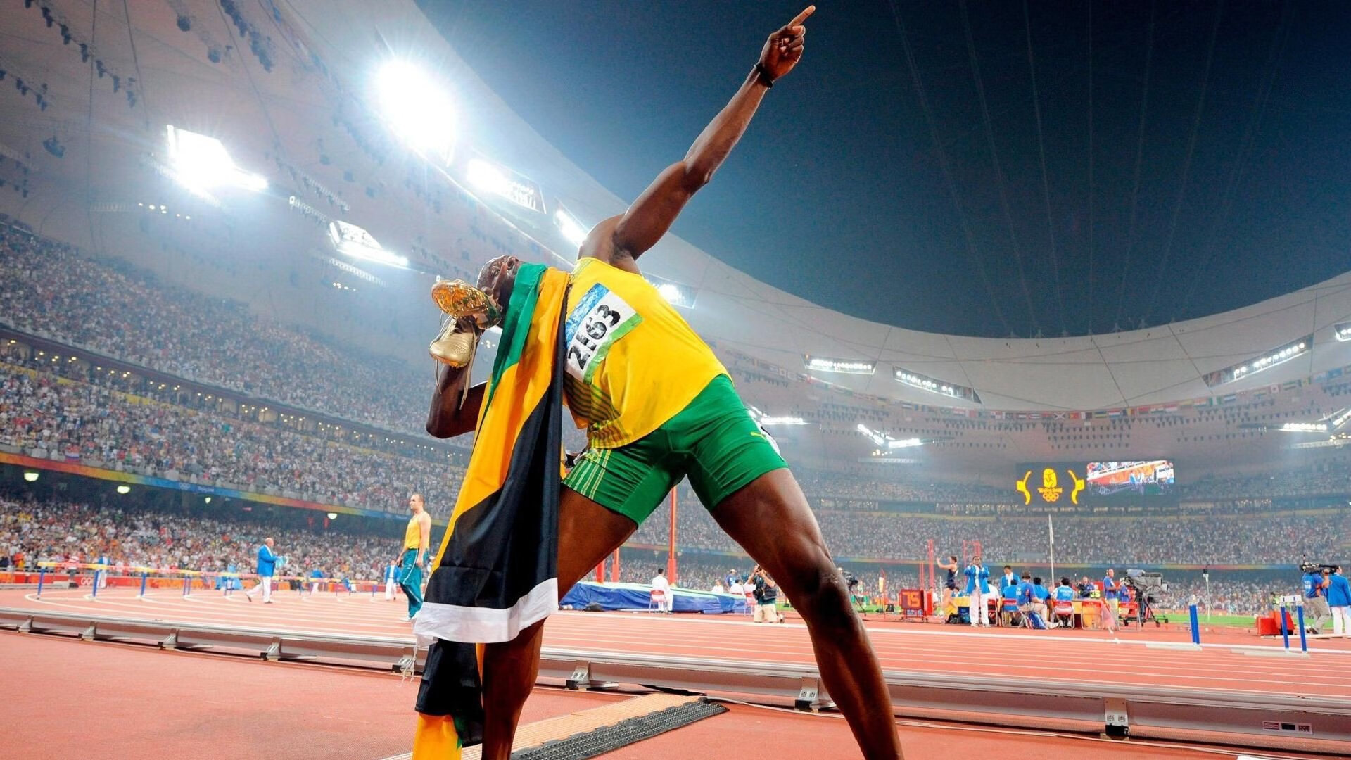 覃海洋稳步提升成绩，赢得喝彩，覃海洲简历